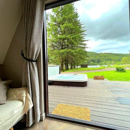 Bonnie Lodge-Lochside Location With Hot Tub อินเวอร์การ์รี ภายนอก รูปภาพ
