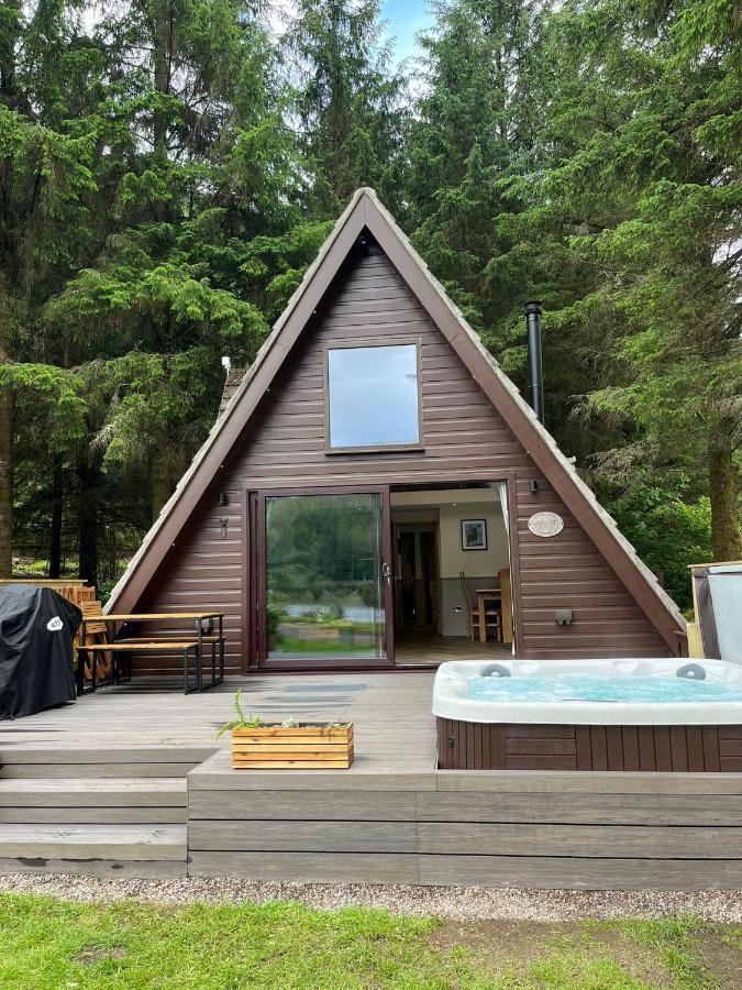 Bonnie Lodge-Lochside Location With Hot Tub อินเวอร์การ์รี ภายนอก รูปภาพ