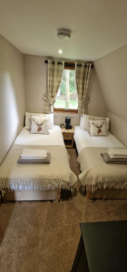 Bonnie Lodge-Lochside Location With Hot Tub อินเวอร์การ์รี ภายนอก รูปภาพ