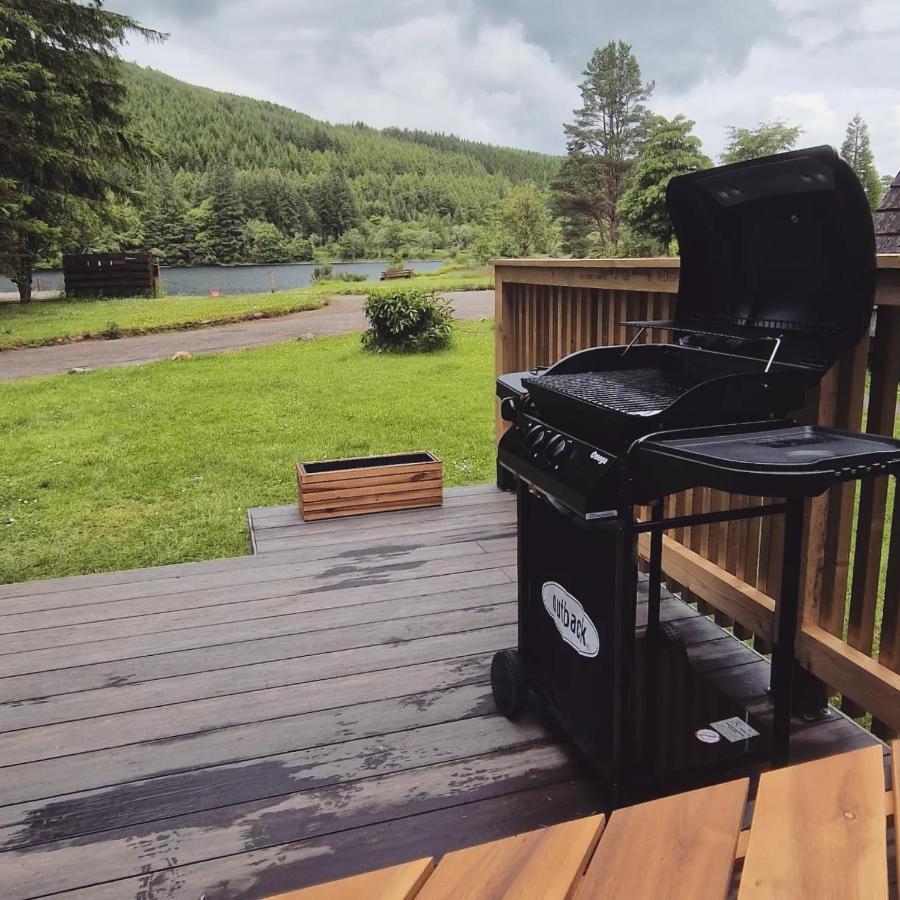 Bonnie Lodge-Lochside Location With Hot Tub อินเวอร์การ์รี ภายนอก รูปภาพ