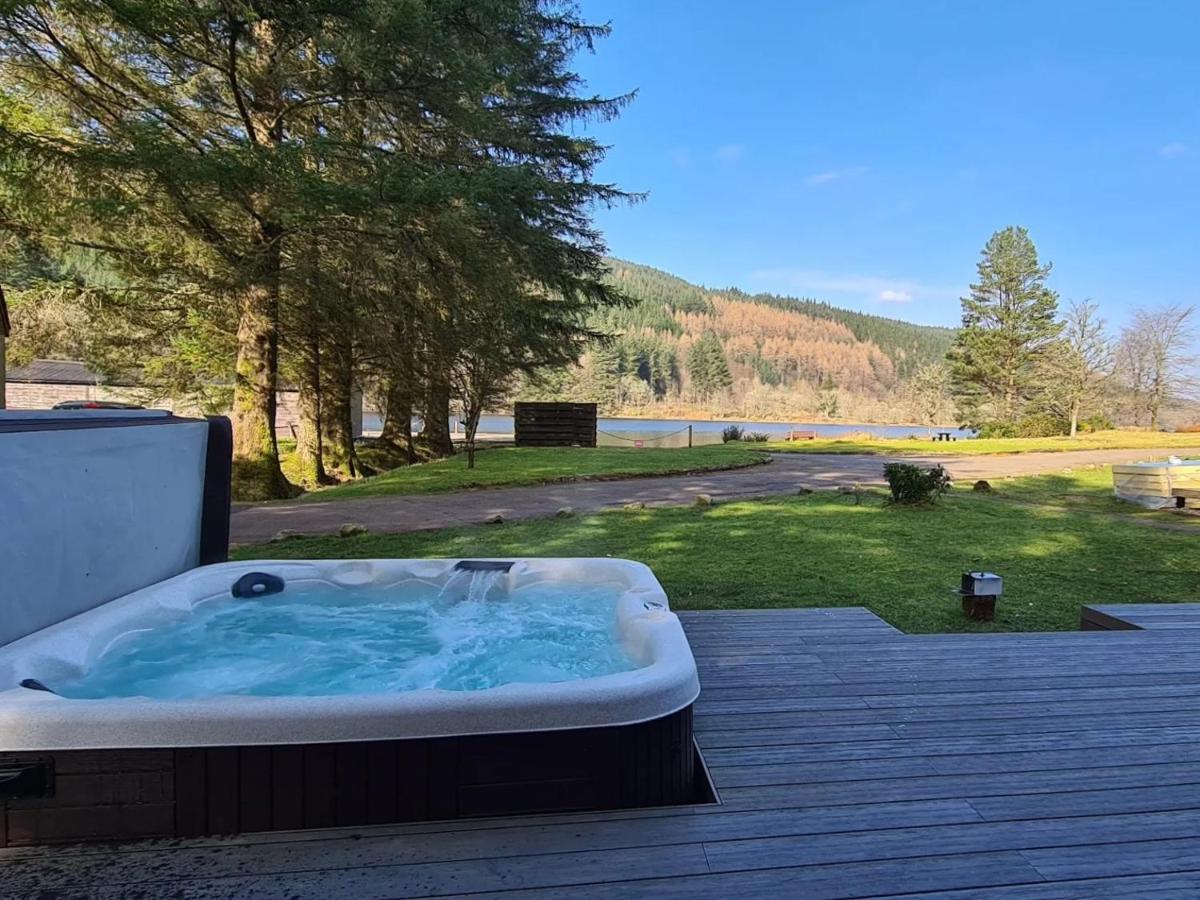 Bonnie Lodge-Lochside Location With Hot Tub อินเวอร์การ์รี ภายนอก รูปภาพ