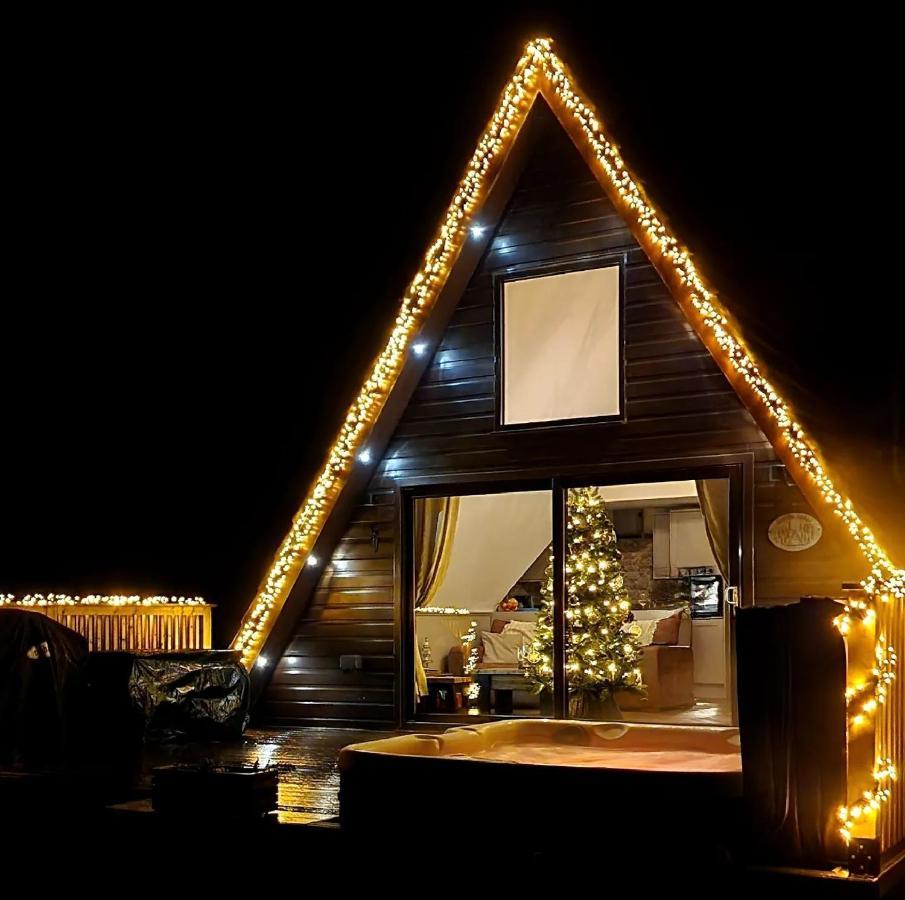 Bonnie Lodge-Lochside Location With Hot Tub อินเวอร์การ์รี ภายนอก รูปภาพ